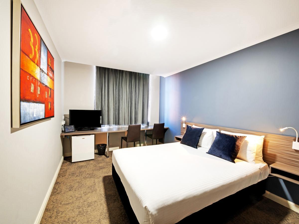 28 Sydney