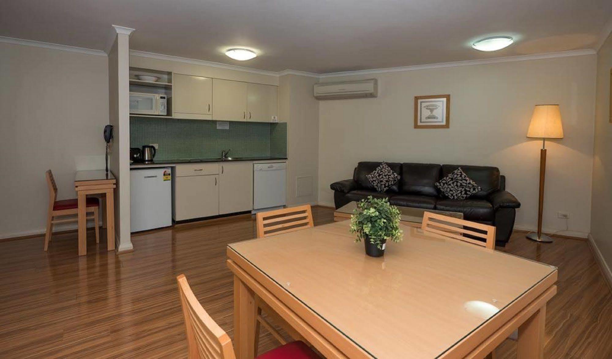 Napoleon On Kent 4* Sydney