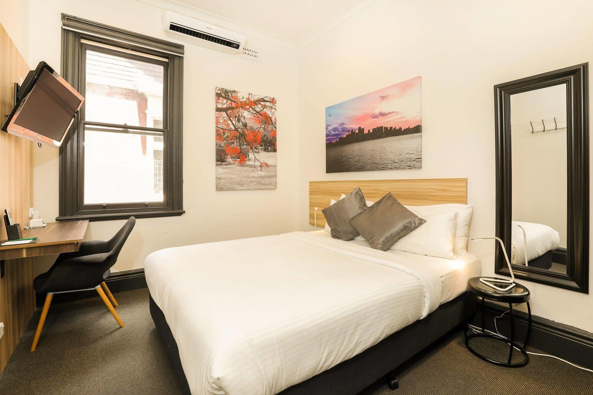 Glenferrie Lodge *