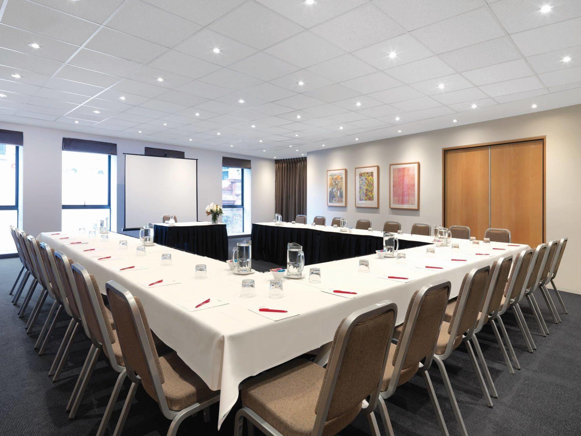 Adina Town Hall 4* Sydney