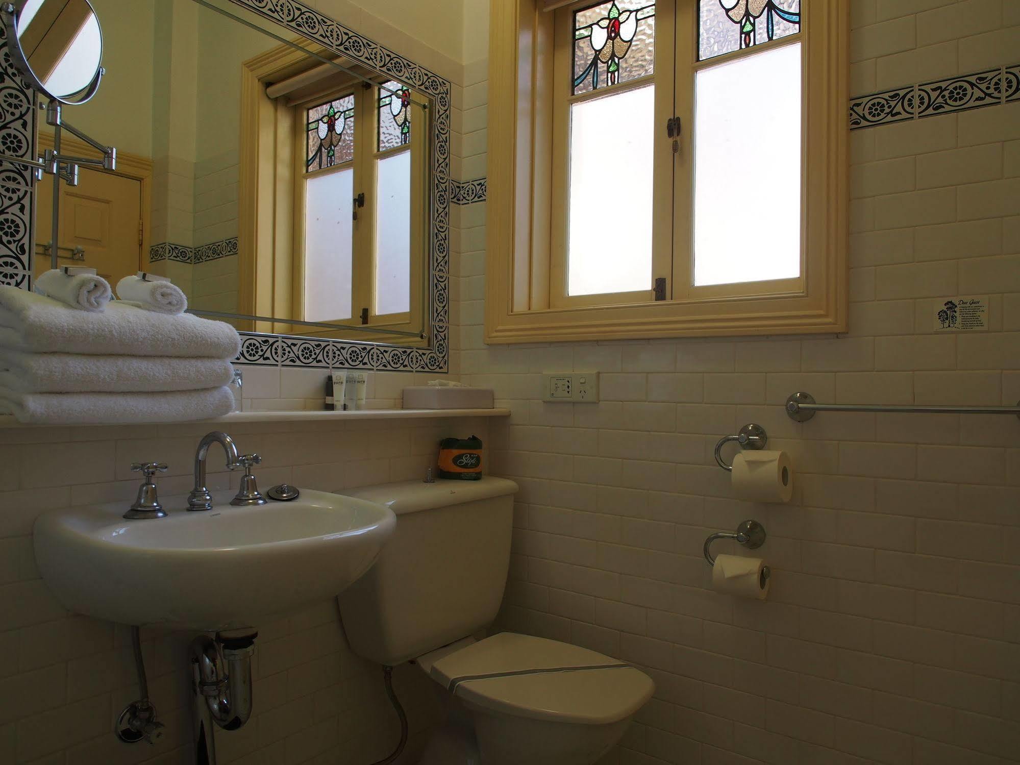 Simpsons Of Potts Point Hotel Sydney