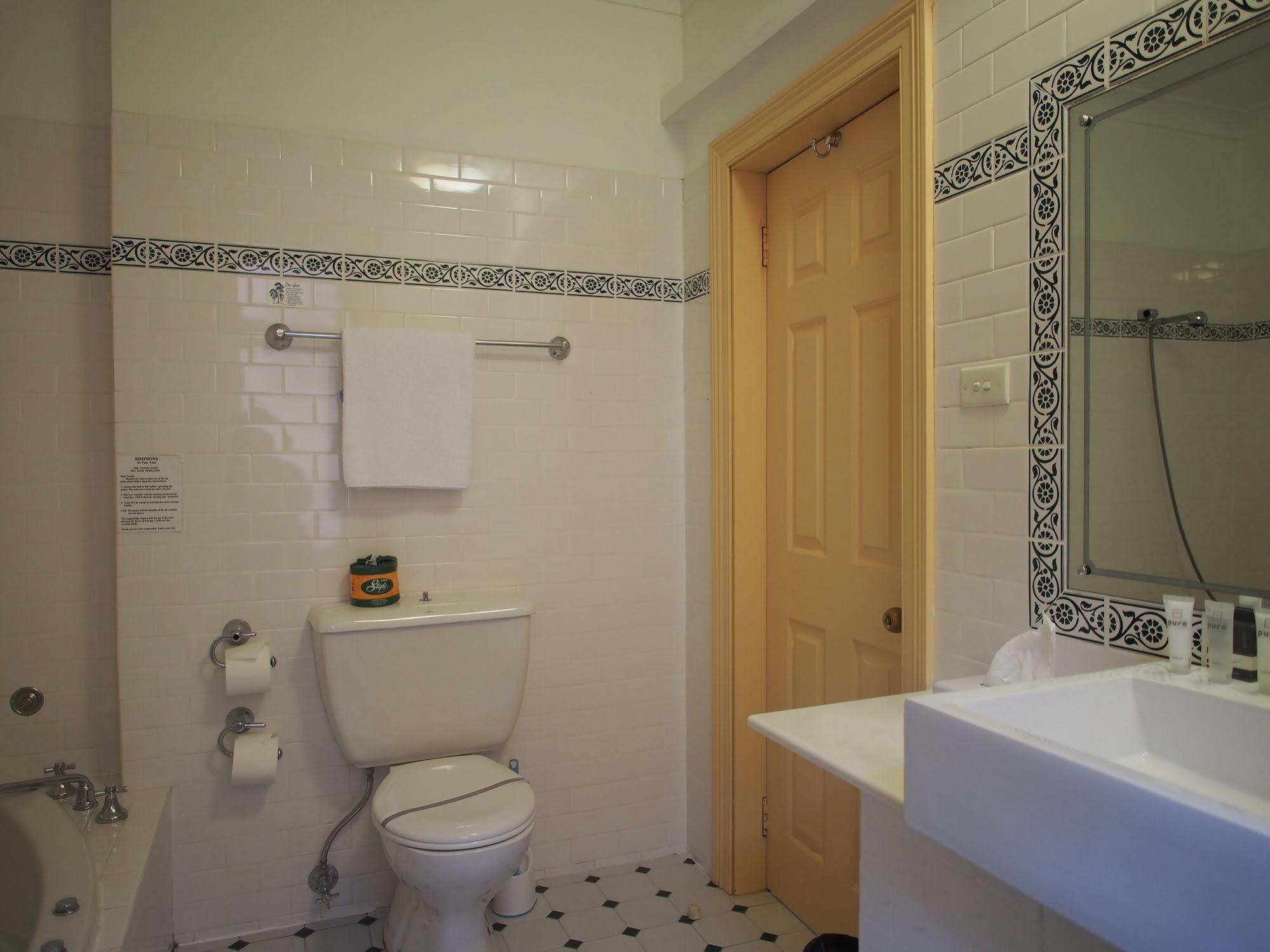 Hotel Simpsons Of Potts Point Sydney