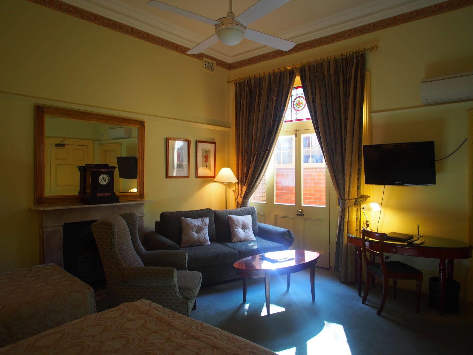 Hotel Simpsons Of Potts Point 4*