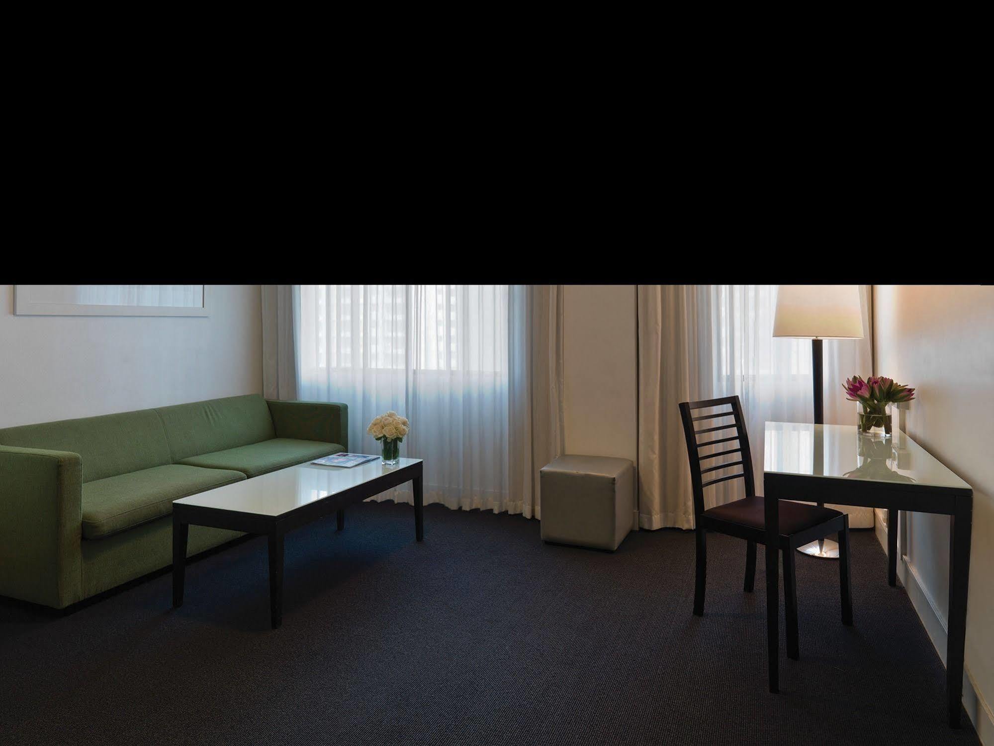 Vibe Hotel 4*