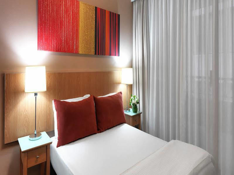 Adina Serviced Martin Place Aparthotel 4*