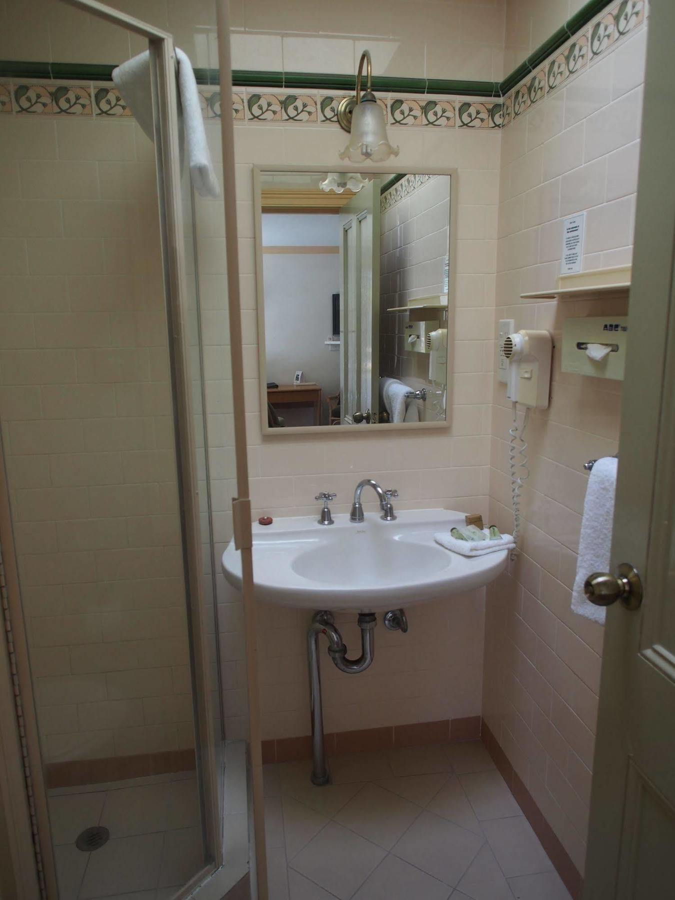 Hotel Mclaren - North