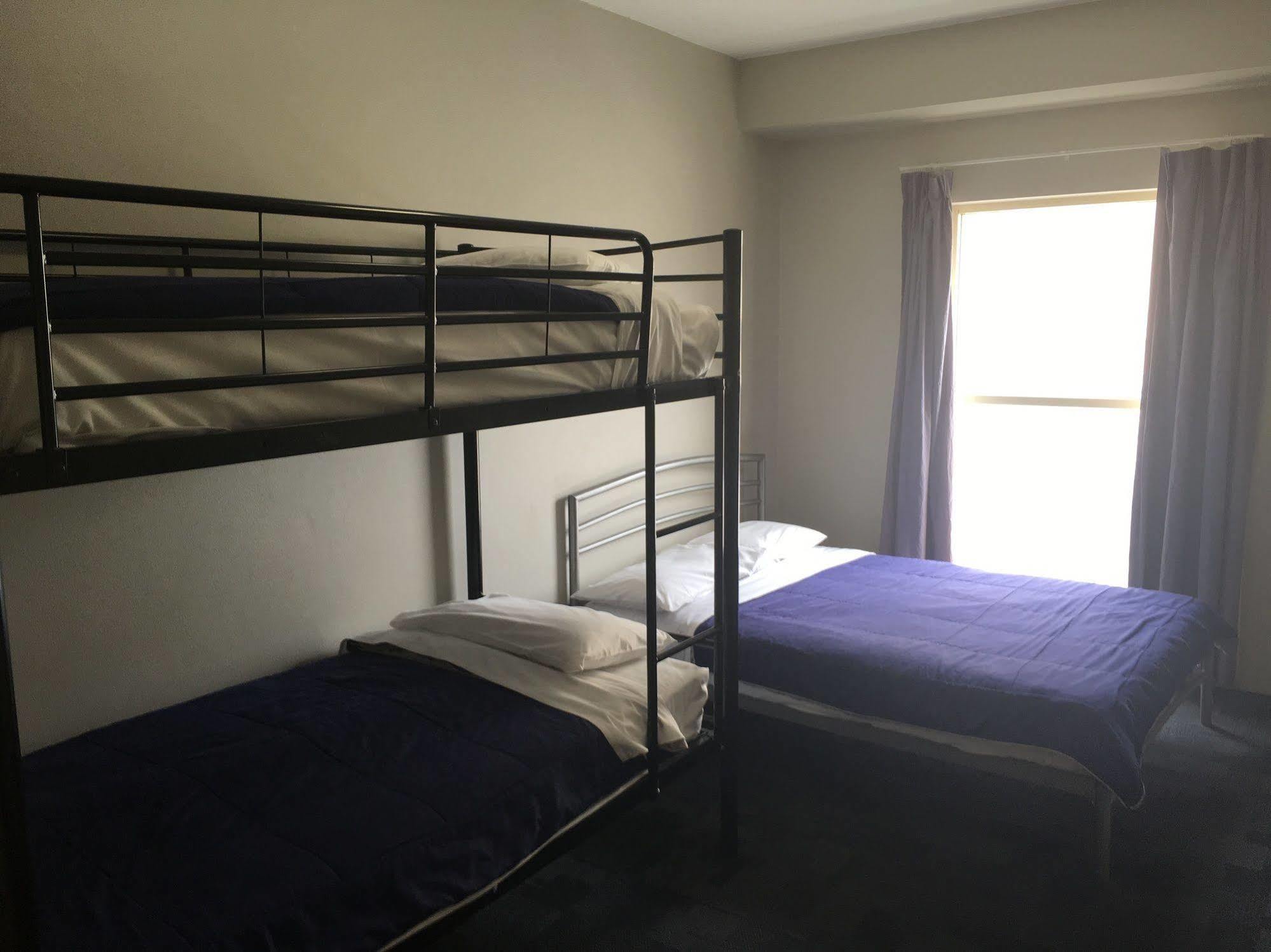 Big Backpackers Hostel *
