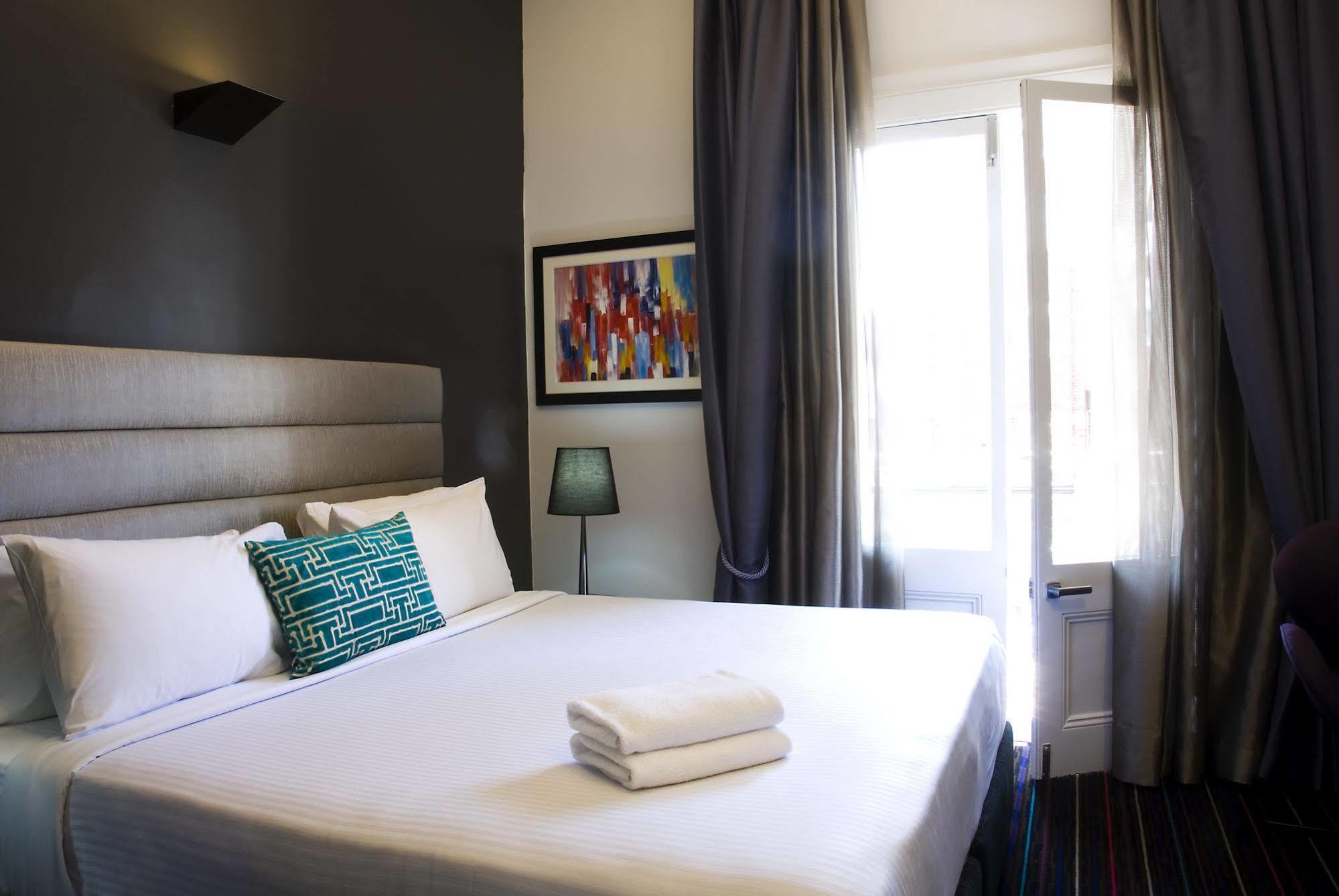Challis Potts Point Hotel