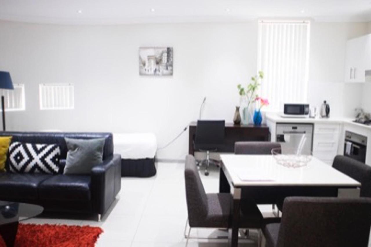 Aparthotel DD Apartments on Broadway 4*
