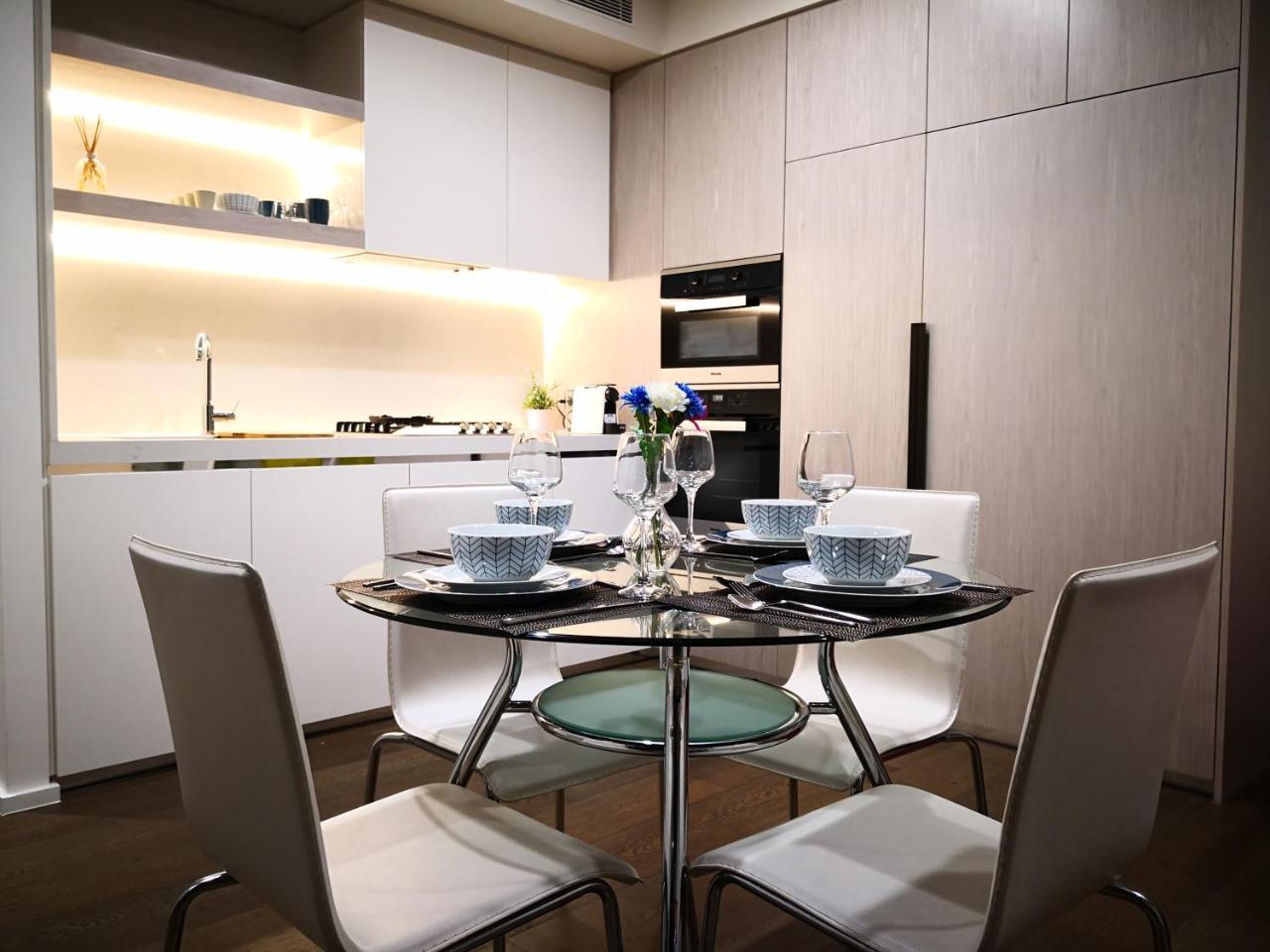 Barangaroo Waterview Luxury Apartment