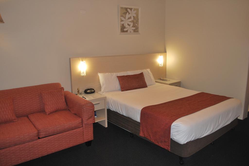 Ashfield Philip 3*