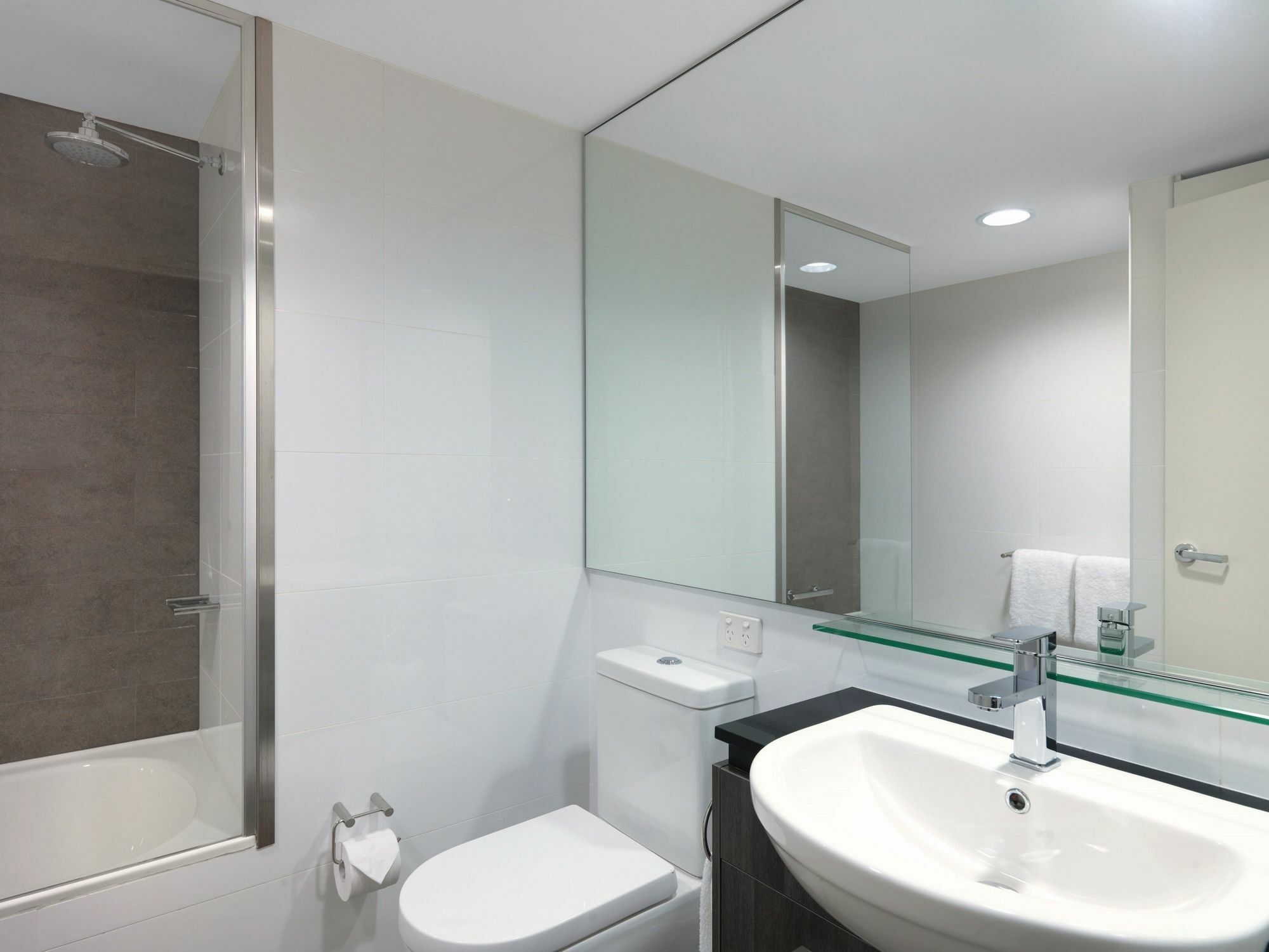 Adina Airport Aparthotel Sydney