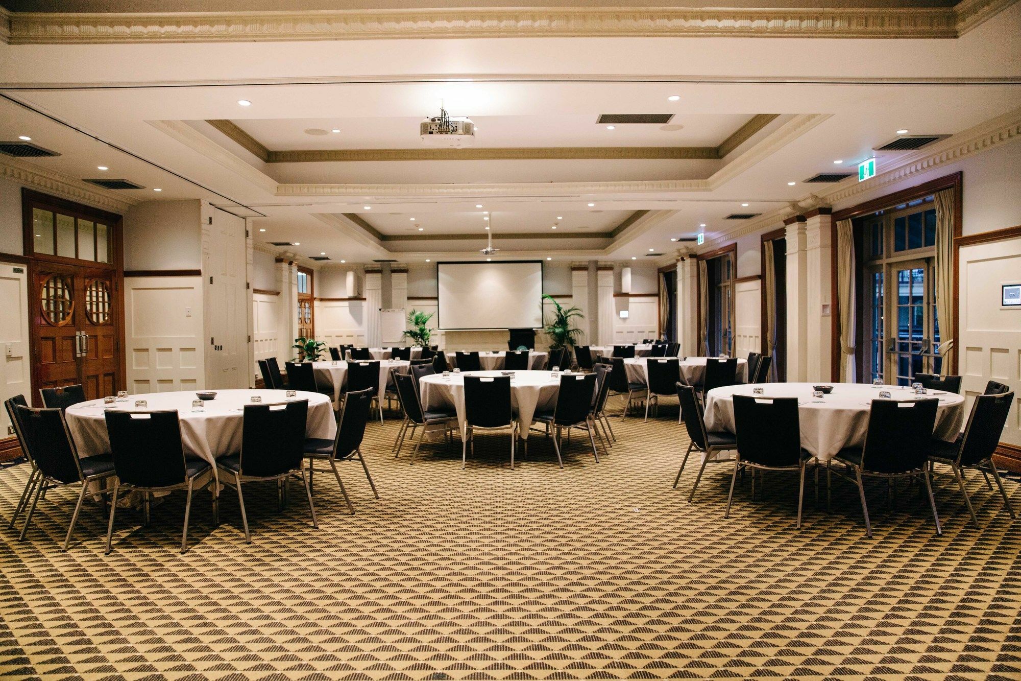 Coogee Bay Hotel 3*