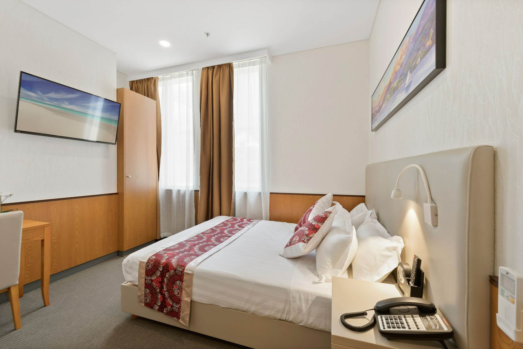 Hotel Yehs Qvb 4*