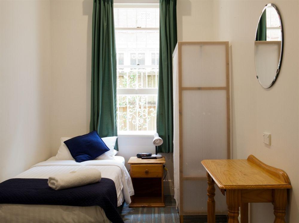 Glenferrie Lodge *