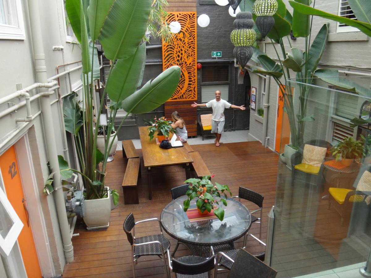 Hostel London Plane Backpackers