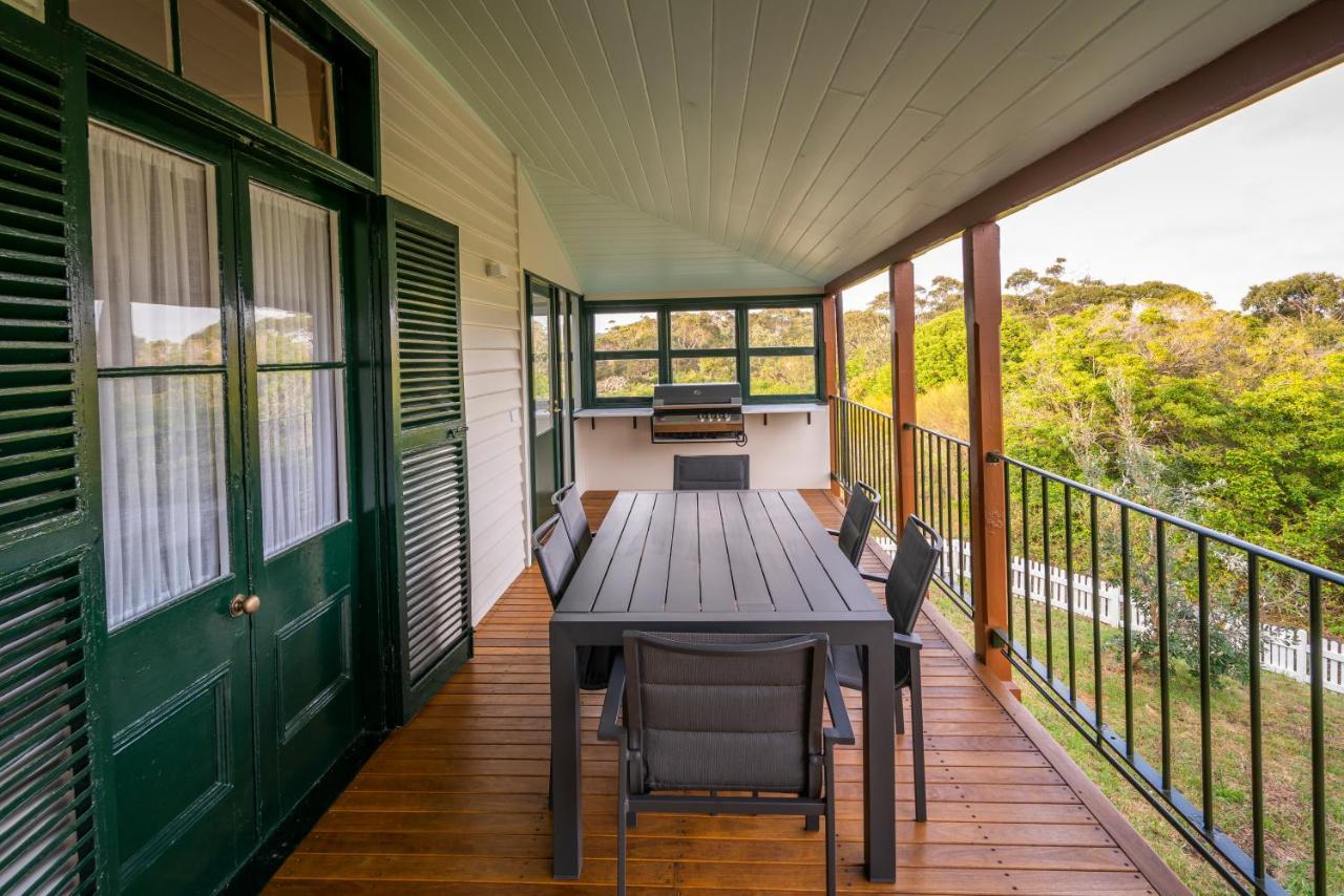 Country house Middle Head Officers Quarters *