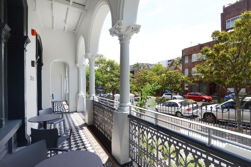 Challis Potts Point Hotel 3*