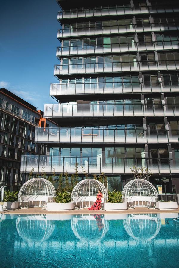 One Global Square Hotel