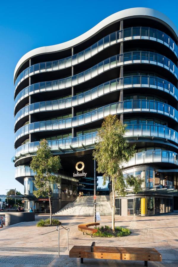 Hotel One Global Square