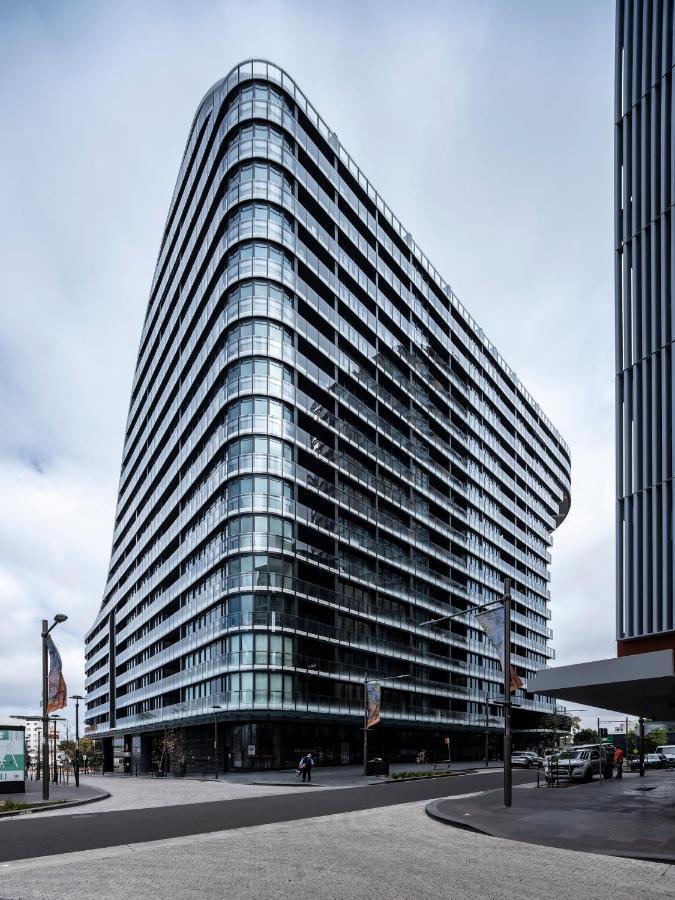 Hotel One Global Square