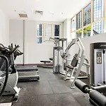 Great Studio Apartment With Balcony Bond1009 Self- Catering