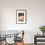 \'Georgina\' Mid-Century Modern Poolside Stay