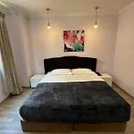 Sydney Riseon Hotel