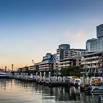 A Cozy Studio Cbd Next To Darling Harbour
