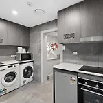 Modern Single Room - Next To Central Station - Near Cbd&Townhall&Chinatown&Darling Harbour&Uts&Usyd - Shared Bathroom