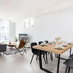 10M Lovely 2Bedroom Abnb Apartment Near Airport & City With Free Parking