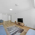 Spacious 2Br Apt & Darlingharbour&Chinatown-2 Mins Walk