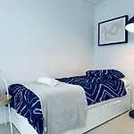 Jc Home - Free Ac,Wifi And Parking,Close Shopping And Train