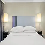 Contemporary 1-Bed First Floor Unit With Pool