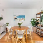 Balmoral Beach Front 2 Bedroom Waterview Mosman