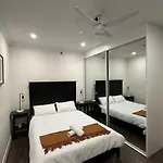 Peaceful Unit Facing Sydney Opera House