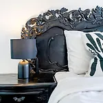 Central 4Br Duplex Apt With Terrace In Ultimo
