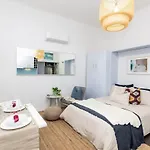 Cozy Beach Front Studio With Aircon