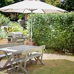 Neutral Bay Lodge