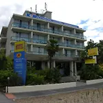 Addison Hotel