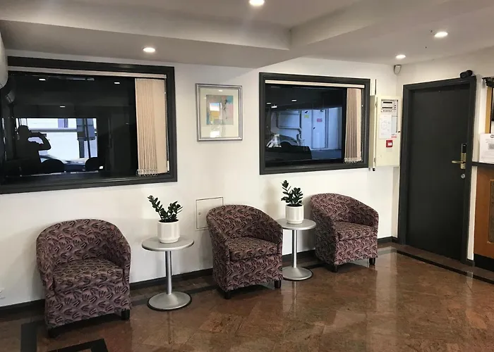 Edgecliff Lodge Motel