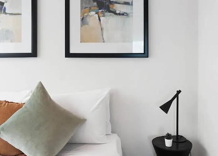 \'Mini Manhattan\' Potts Point Harbourview Retreat