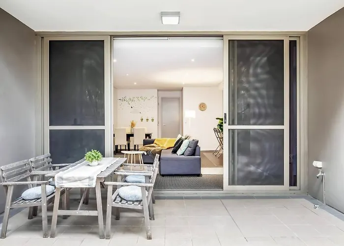 \'The Patio\' Live Like A Local In Spacious Comfort