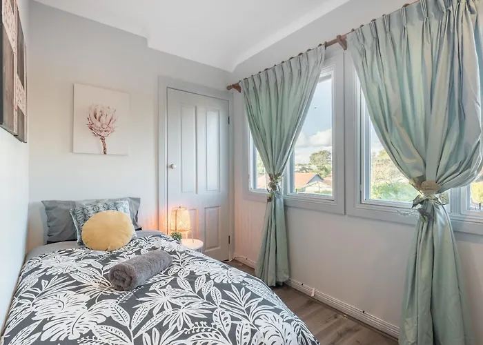 Bright Single Room - Seconds To Bus Station & Park - Close To Chinatown - Shared Bathroom