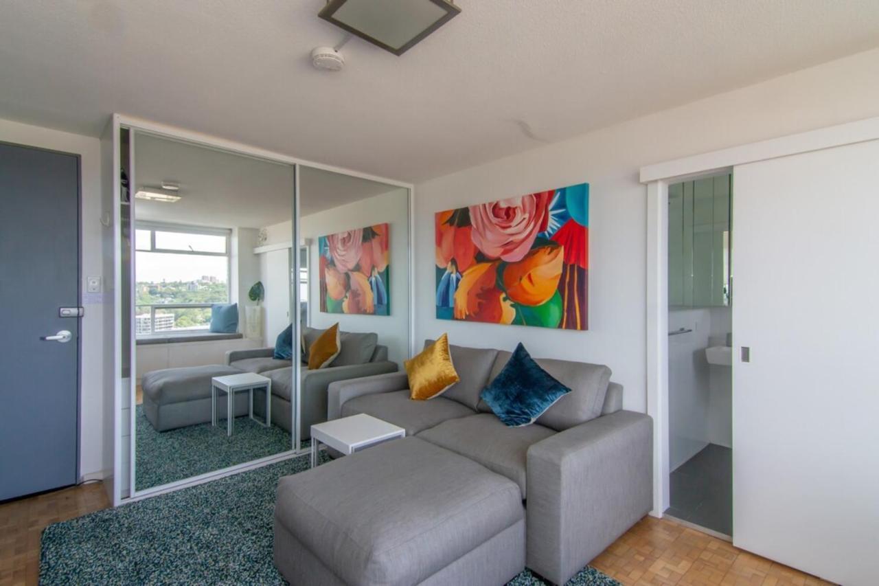 Bright 1 Bedroom With Amazing Views Apartment Sydney