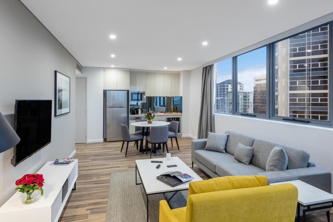 Hotel Meriton Bondi Junction 5*