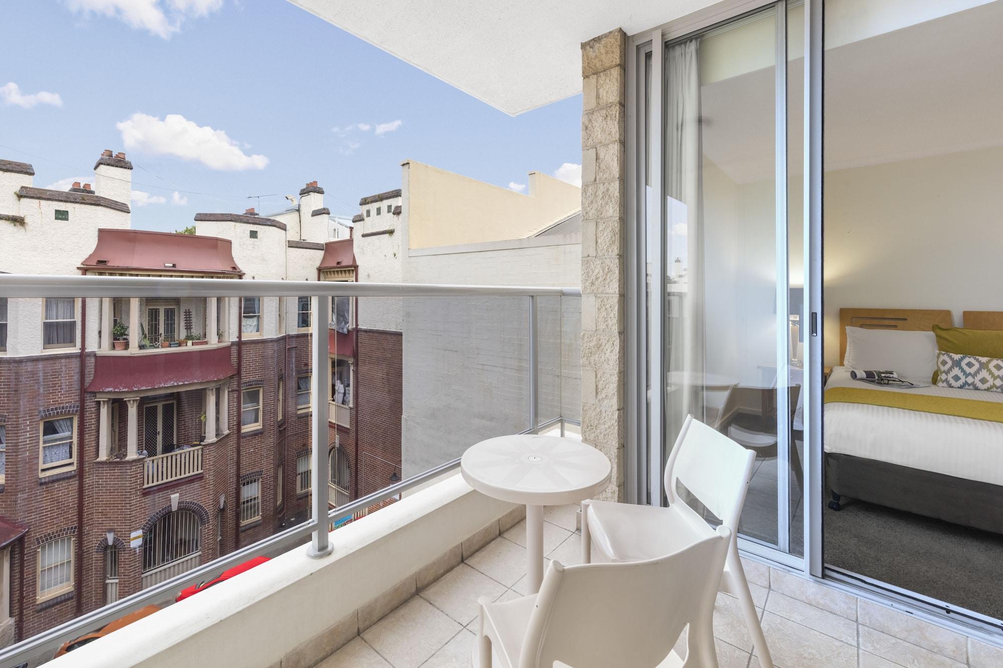 Nesuto Chippendale Aparthotel 4*