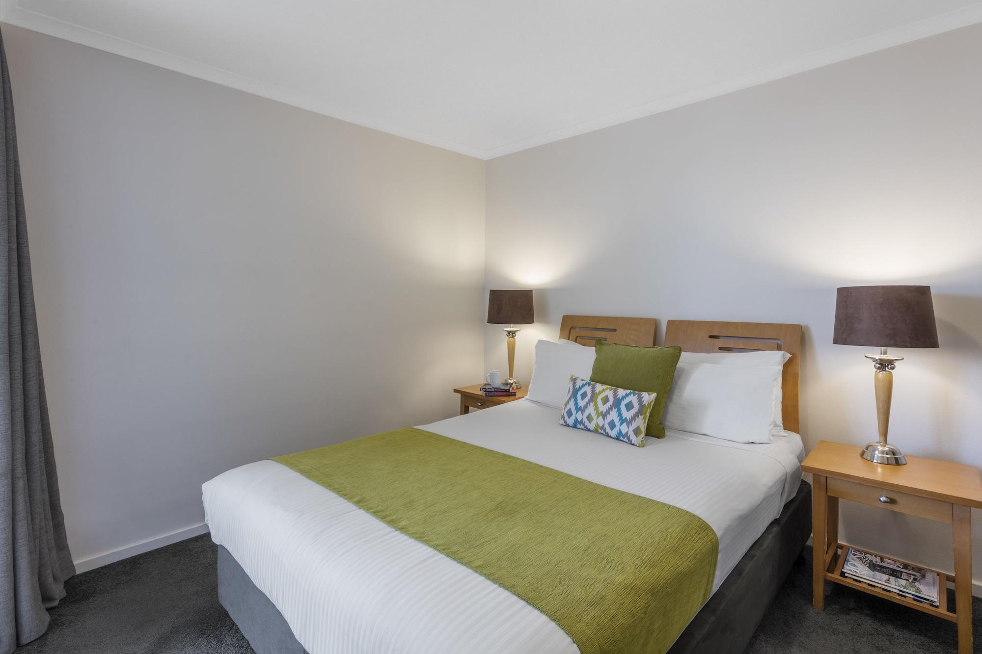 Nesuto Chippendale Aparthotel 4*