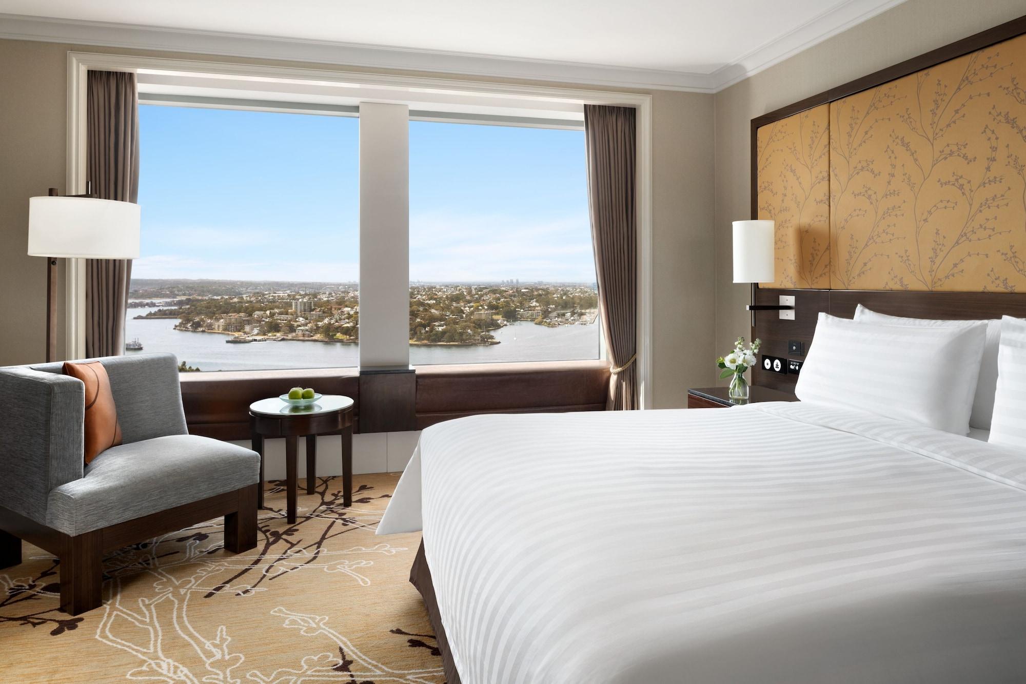 Shangri-la Hotel 5*