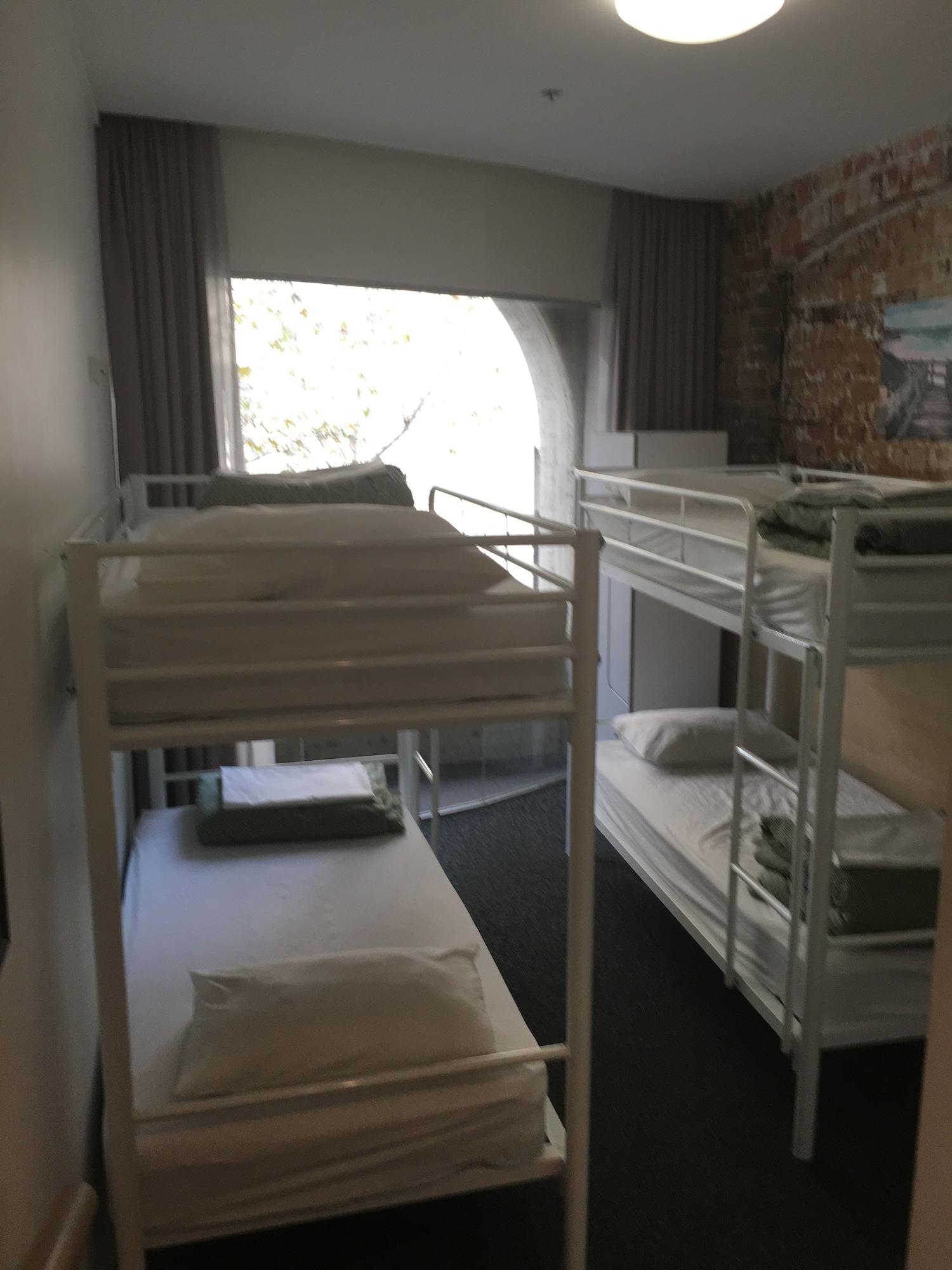 Hostel Nomads